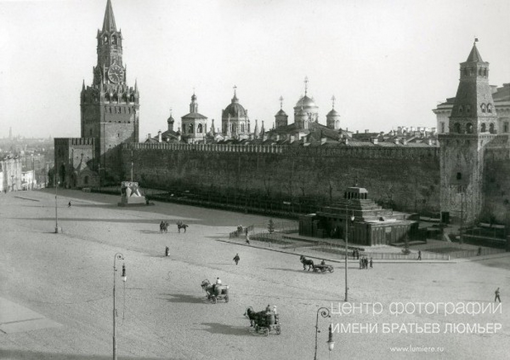 Московского кремля самая старая. Москва красная площадь 1926. Москва Кремль 1922 г.. Красная площадь Москва до революции. Москва Кремлёвская площадь 1934 год.