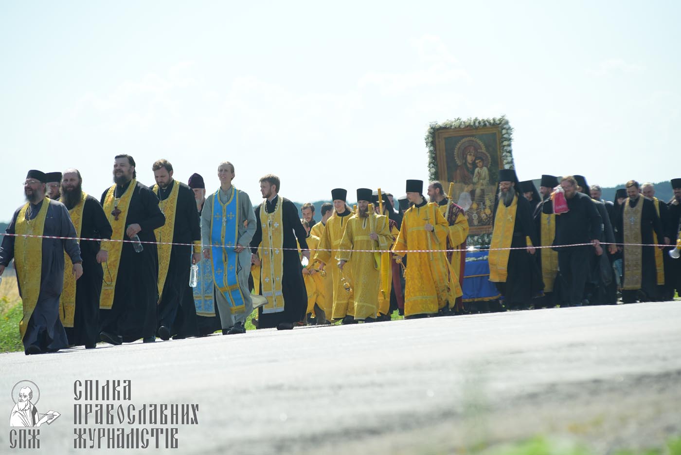 0075_0329_great ukrainian procession with the prayer for peace and unity of ukraine