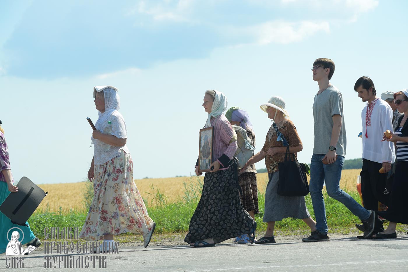 0102_0329_great ukrainian procession with the prayer for peace and unity of ukraine