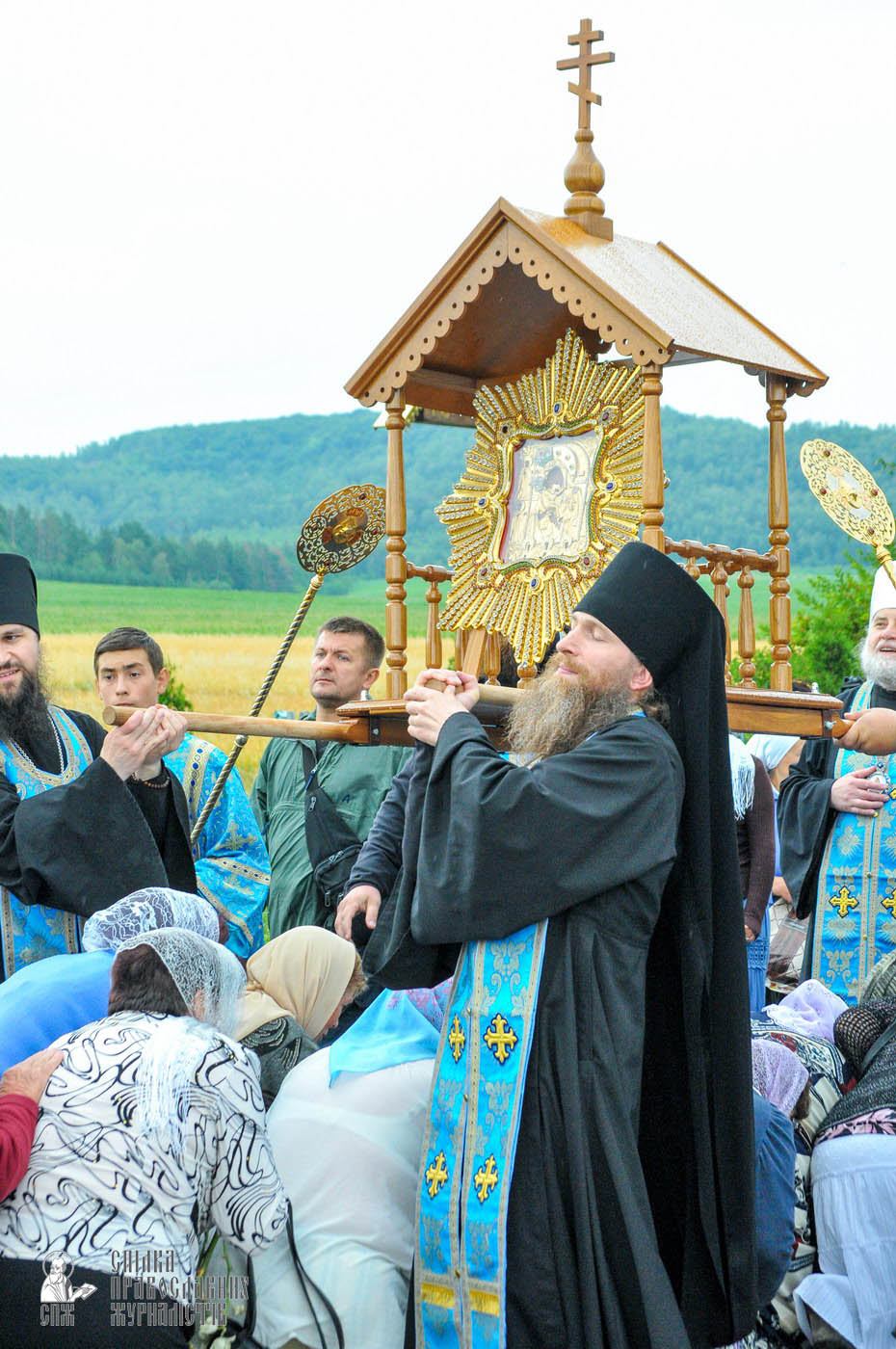 easter_procession_ukraine_an_0112