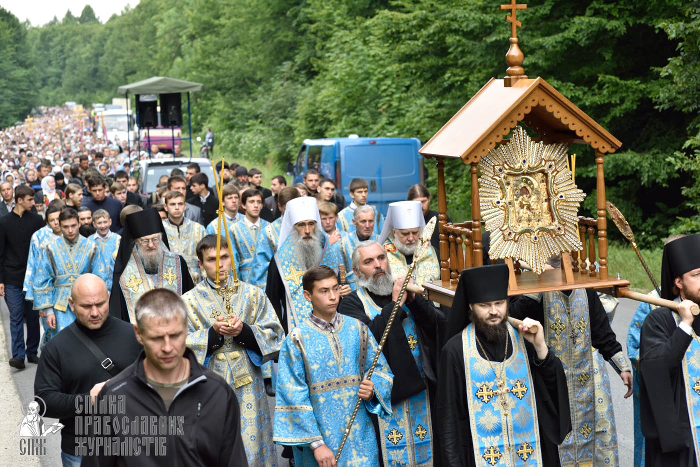 easter_procession_ukraine_pochaev_0227
