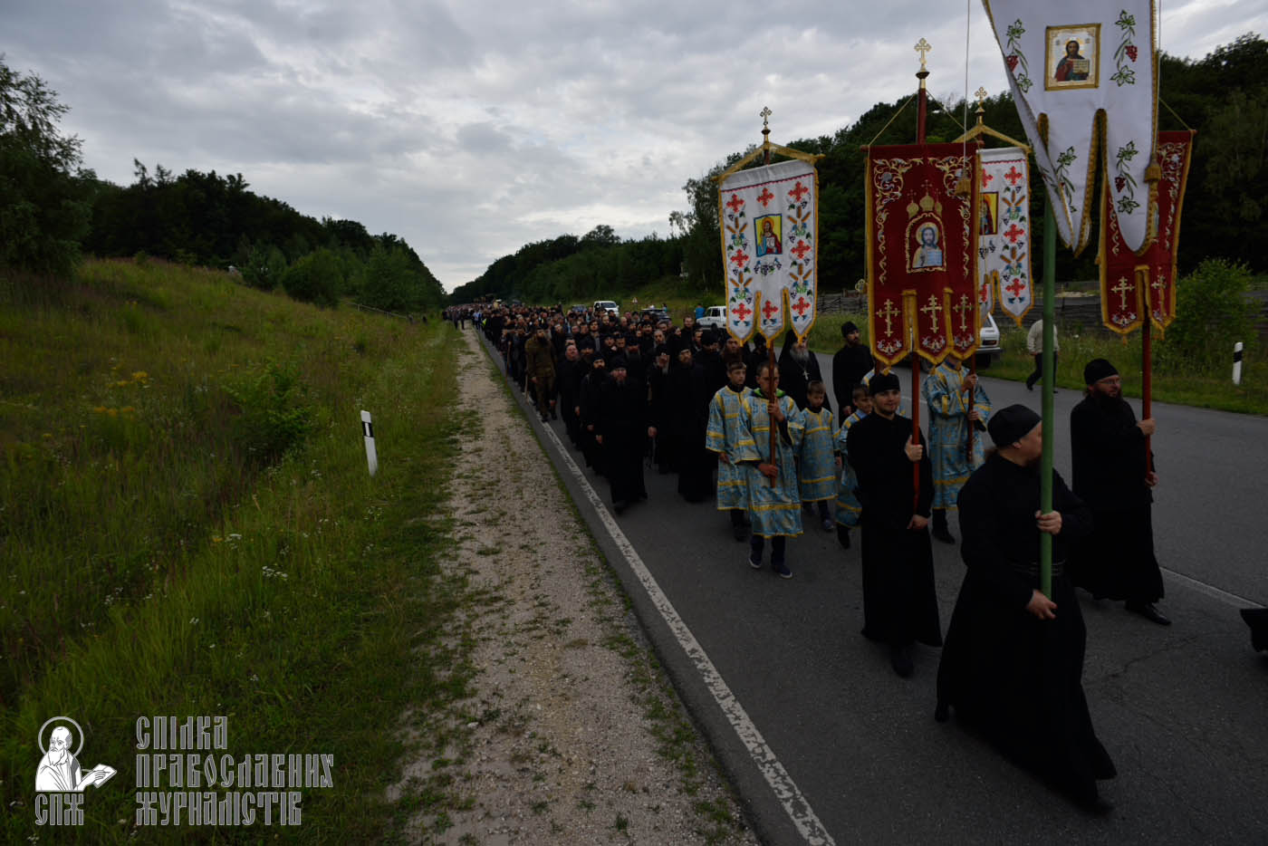 easter_procession_ukraine_pochaev_0236