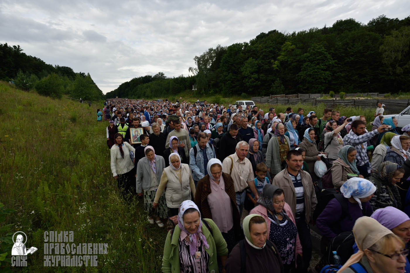 easter_procession_ukraine_pochaev_0252