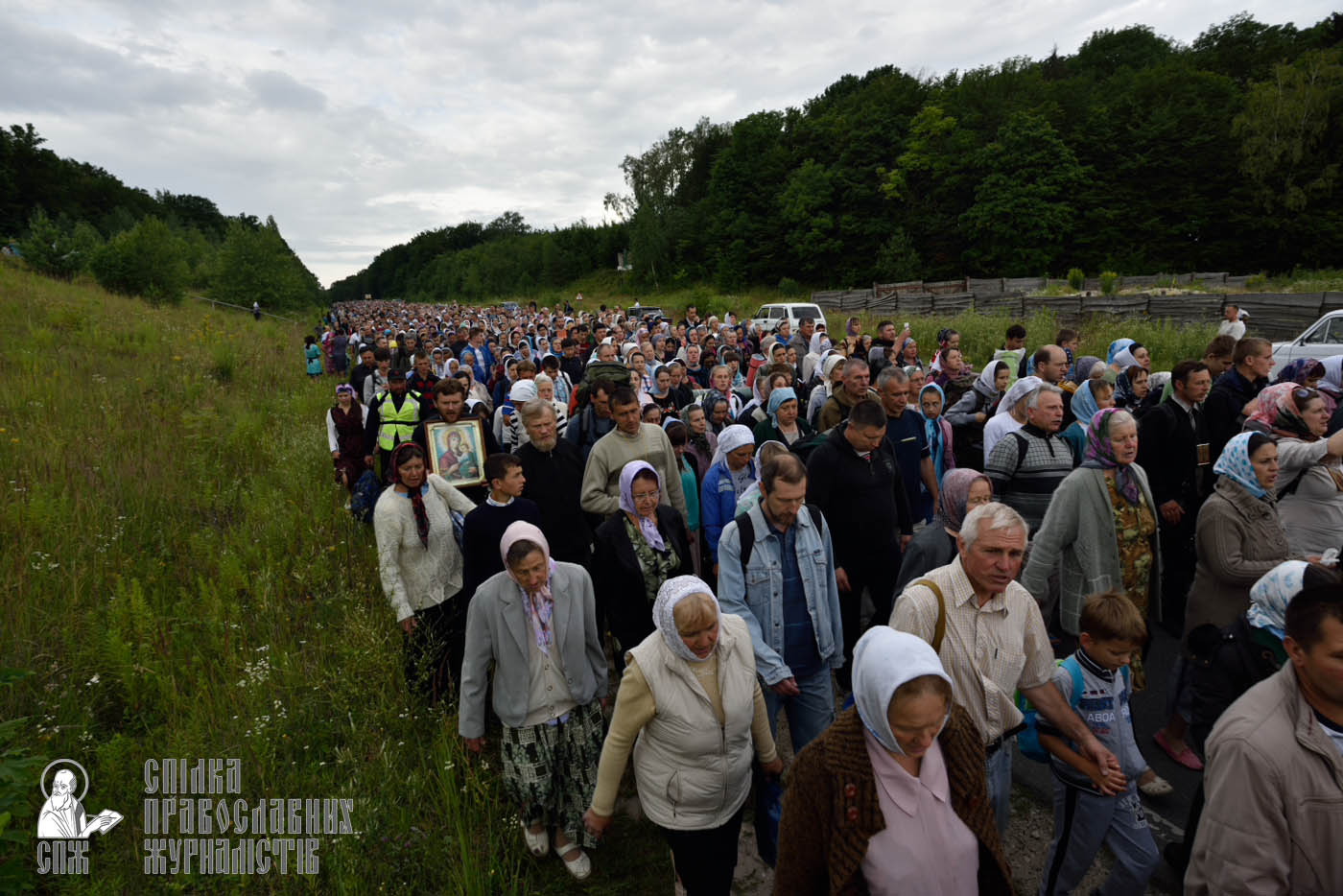 easter_procession_ukraine_pochaev_0253