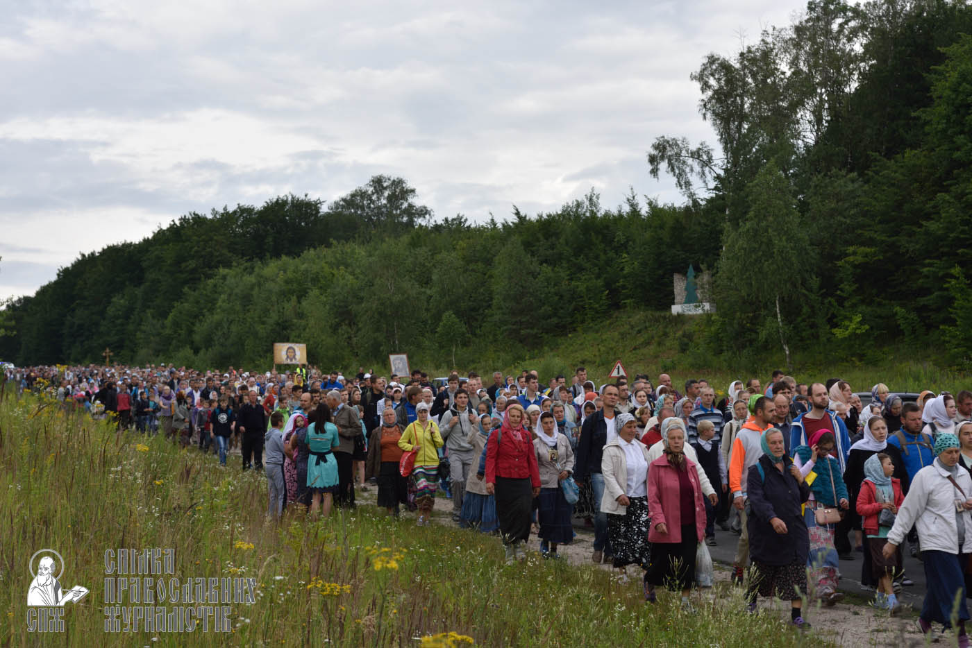 easter_procession_ukraine_pochaev_0264