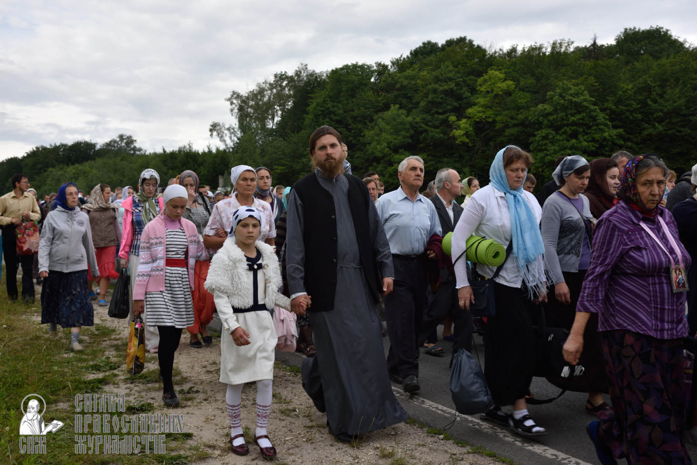 easter_procession_ukraine_pochaev_0271