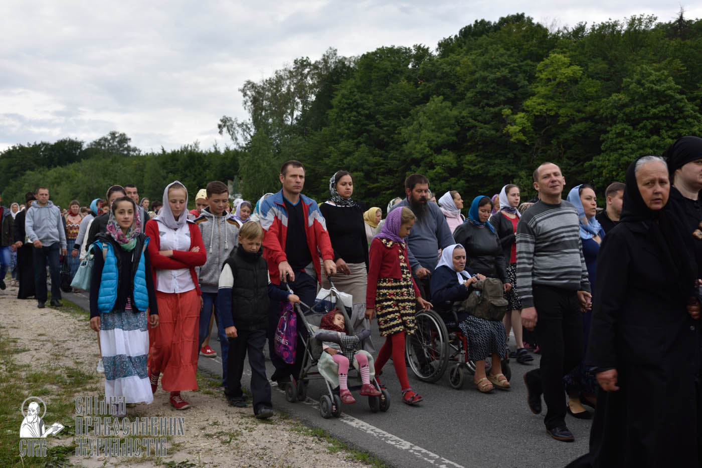easter_procession_ukraine_pochaev_0276
