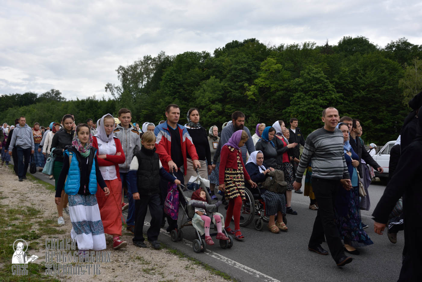 easter_procession_ukraine_pochaev_0277
