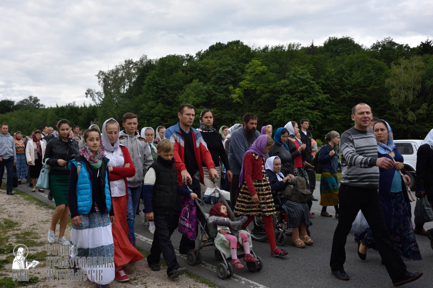 easter_procession_ukraine_pochaev_0278