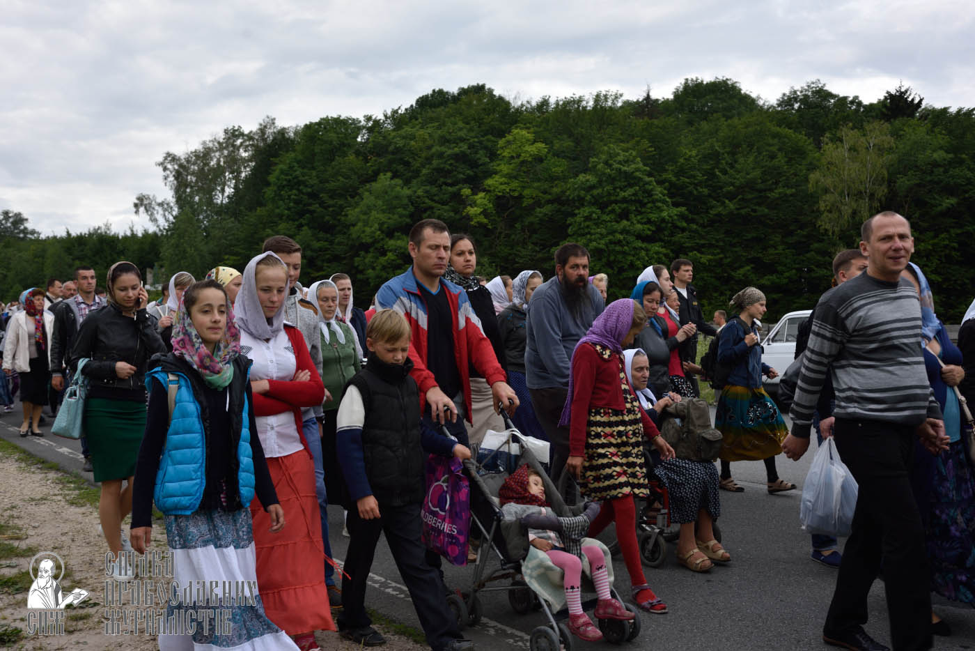 easter_procession_ukraine_pochaev_0279