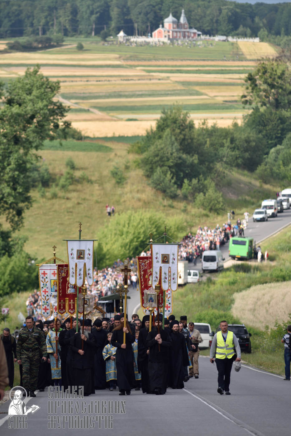 easter_procession_ukraine_pochaev_0292