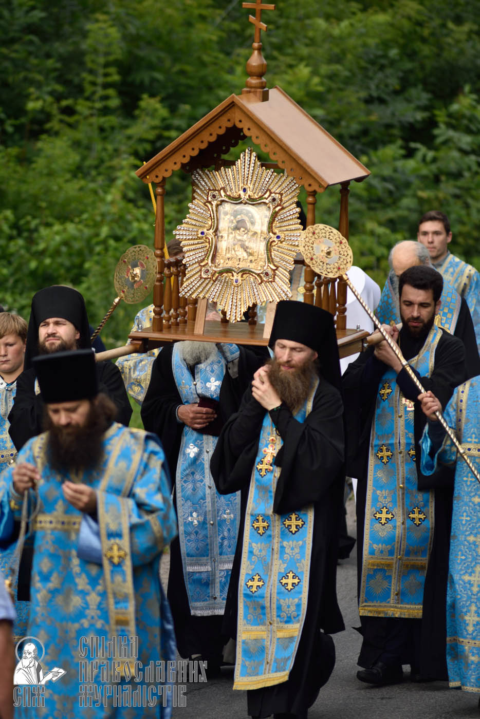 easter_procession_ukraine_pochaev_0321