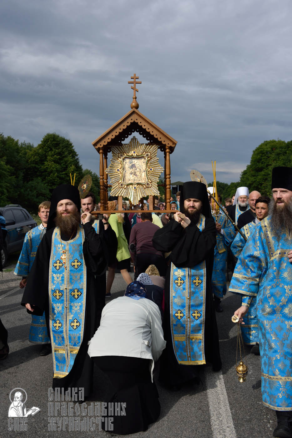 easter_procession_ukraine_pochaev_0362