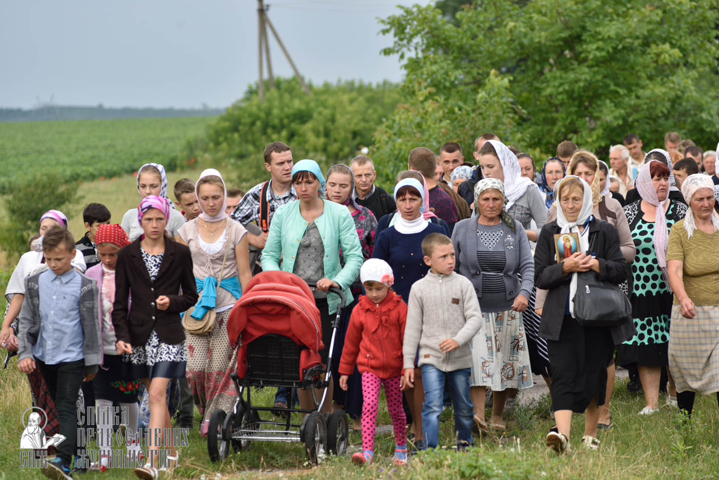 easter_procession_ukraine_pochaev_0380