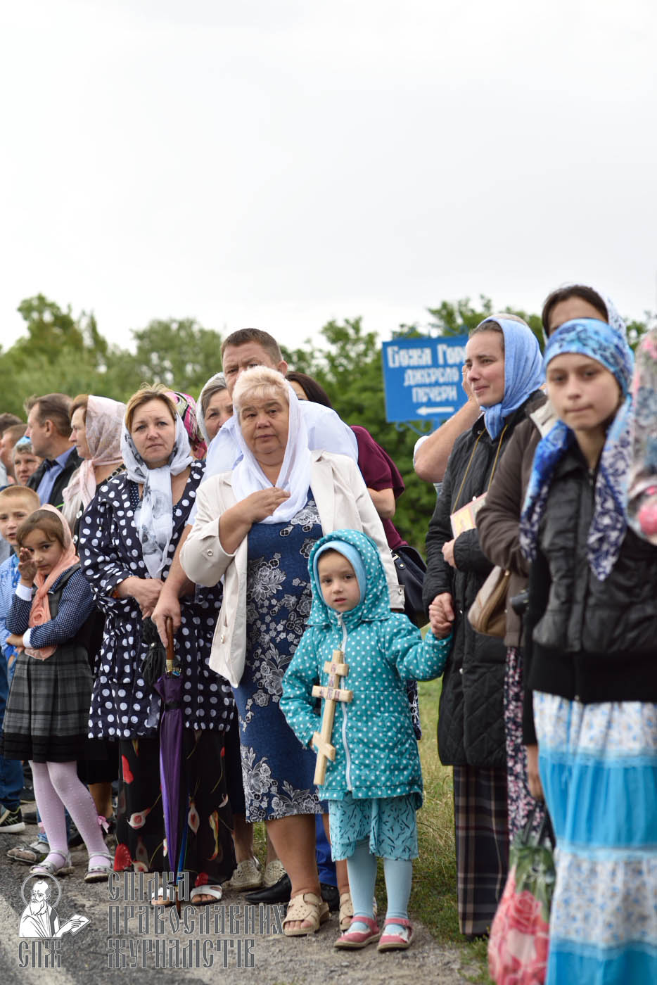 easter_procession_ukraine_pochaev_0410
