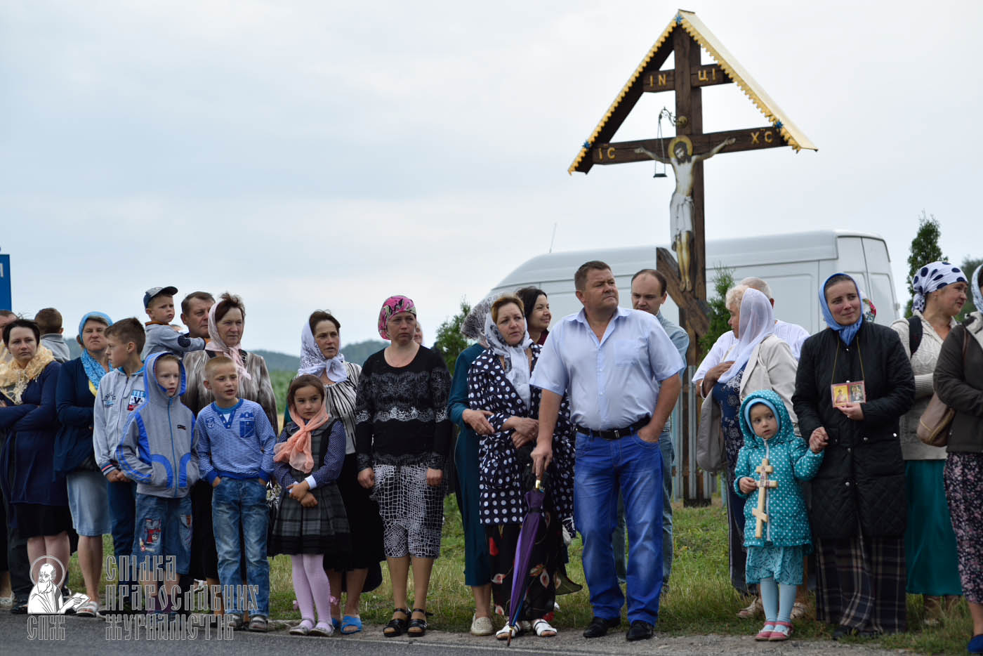 easter_procession_ukraine_pochaev_0411