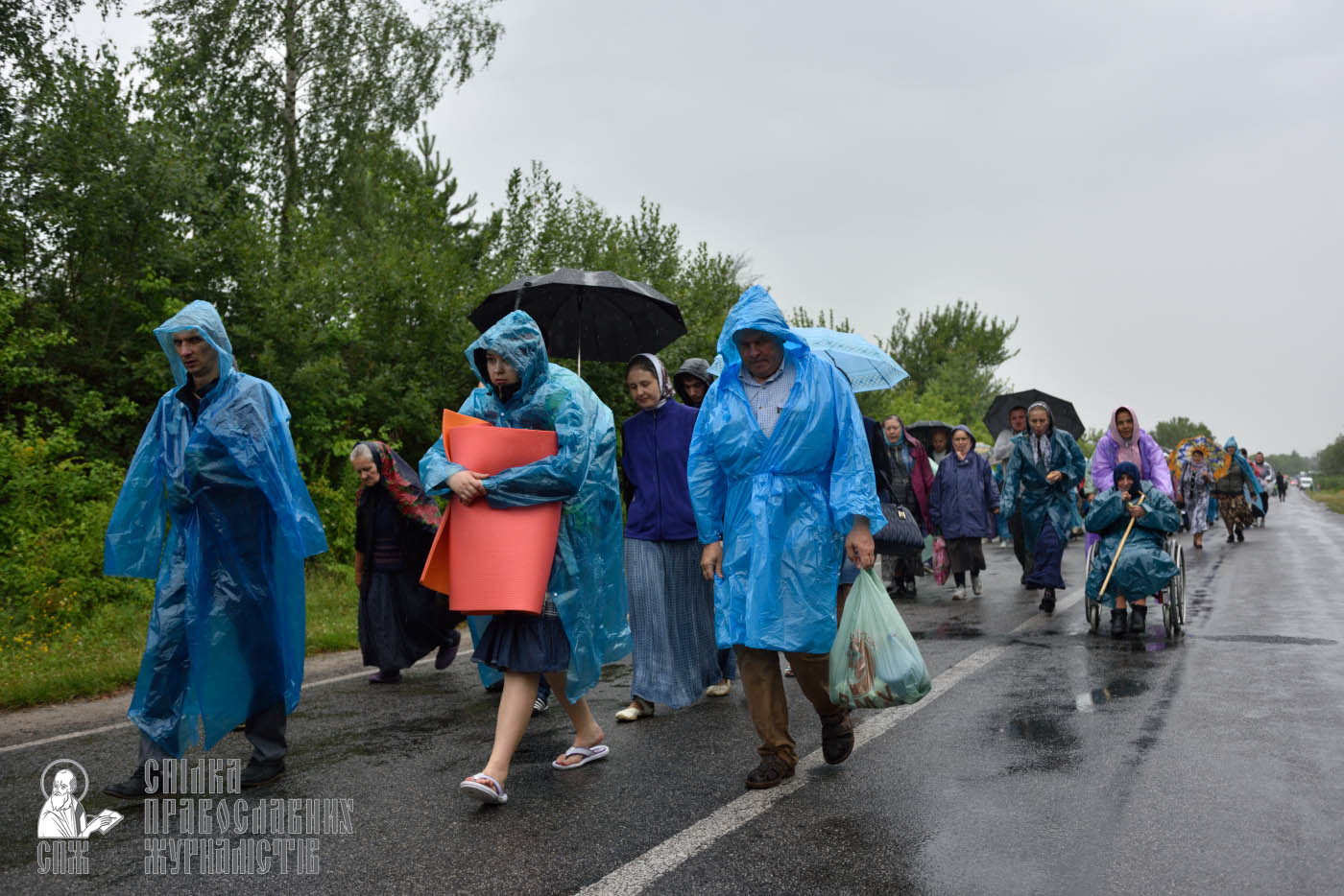 easter_procession_ukraine_pochaev_0428