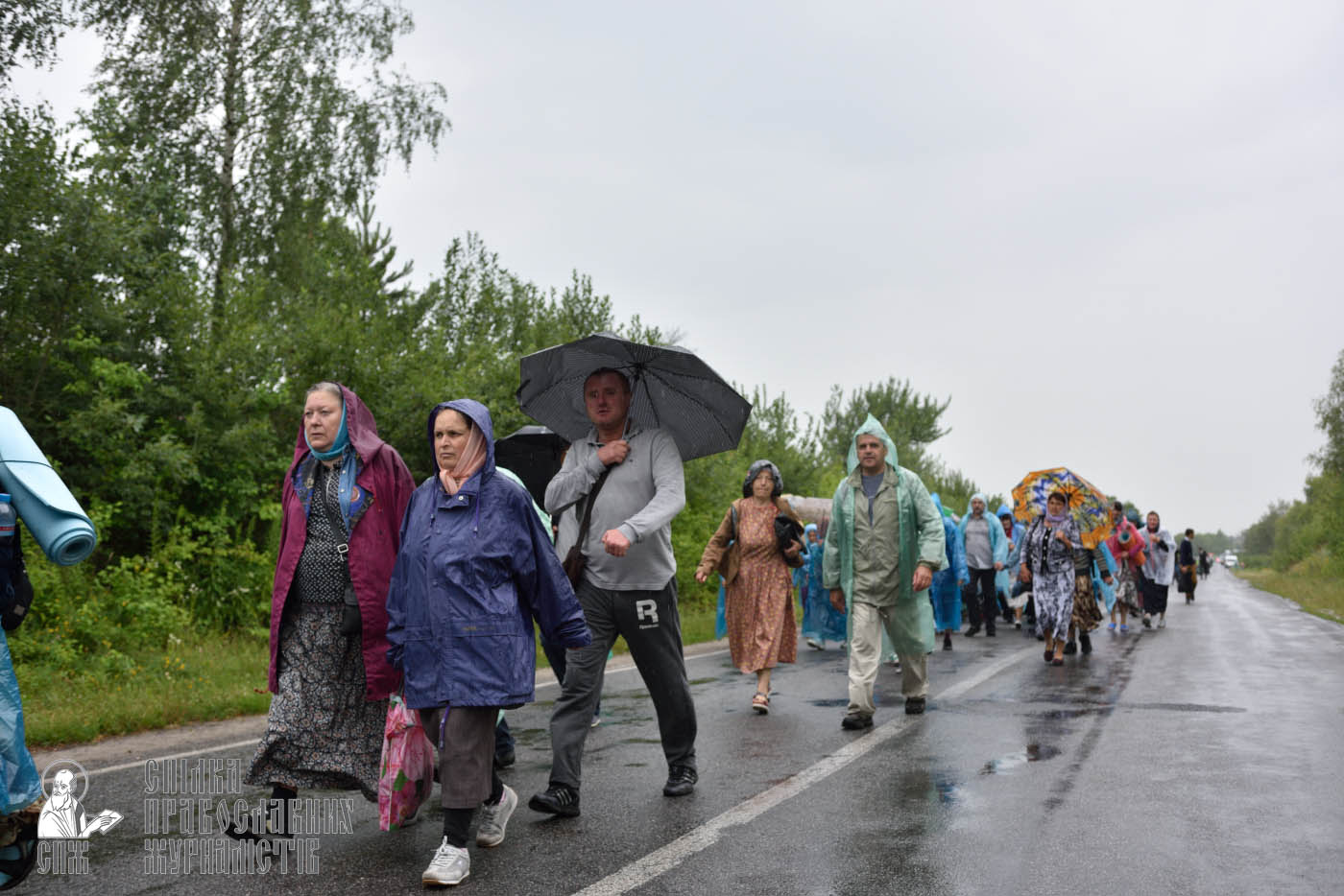 easter_procession_ukraine_pochaev_0430
