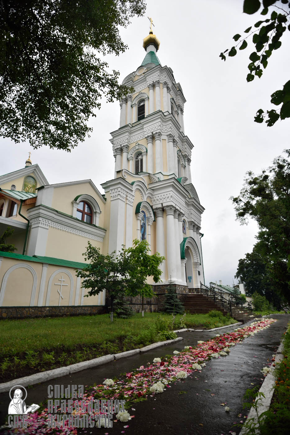 easter_procession_ukraine_pochaev_0441