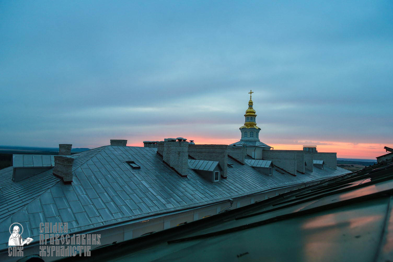 easter_procession_ukraine_pochaev_sr_0005