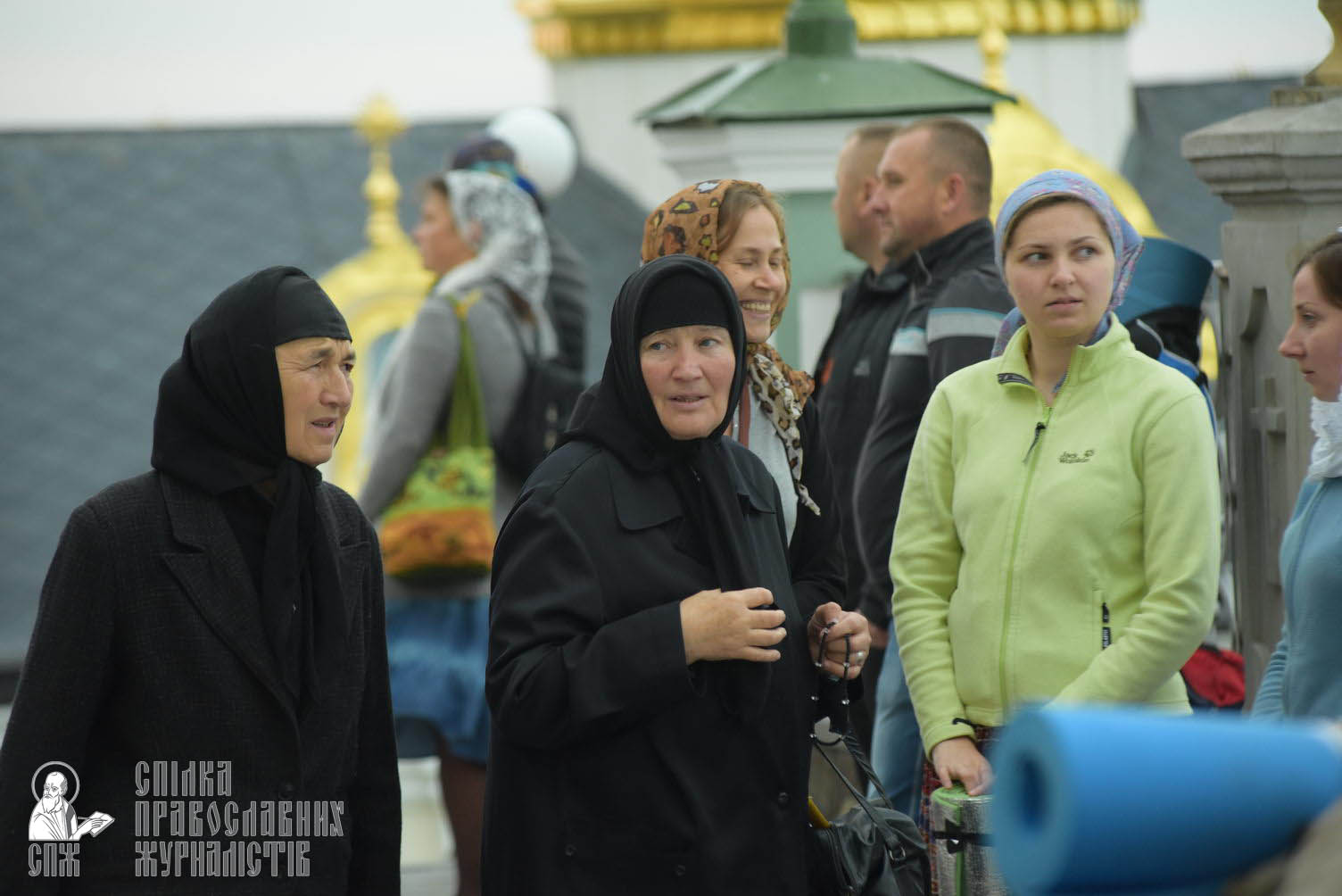 easter_procession_ukraine_pochaev_sr_0017