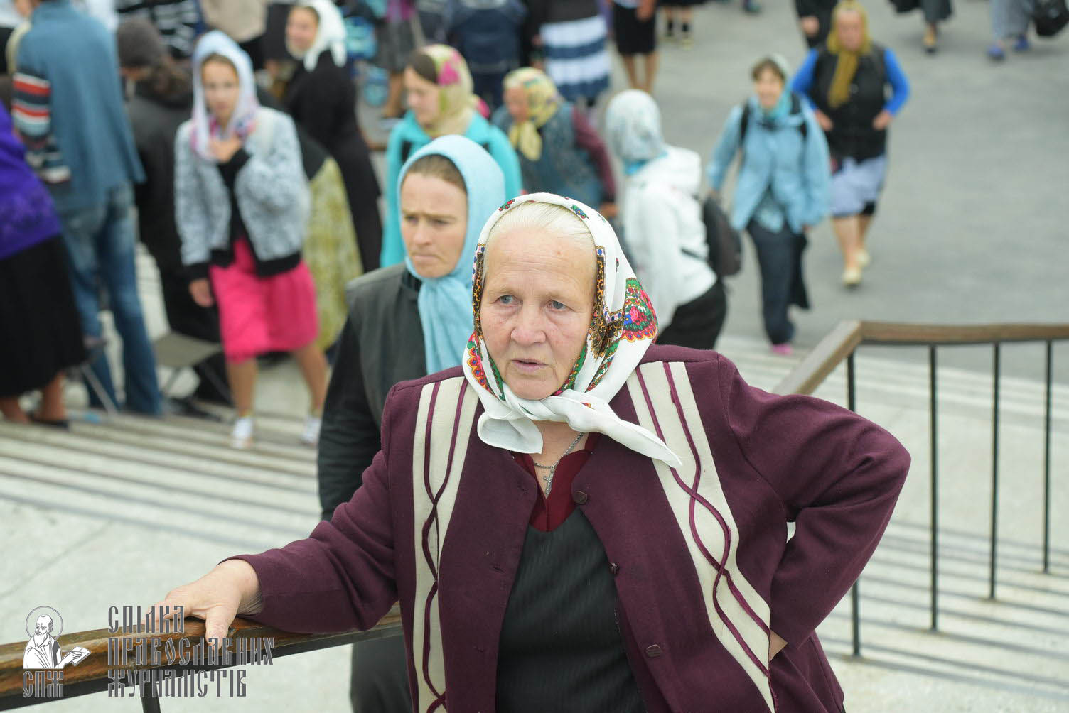 easter_procession_ukraine_pochaev_sr_0040