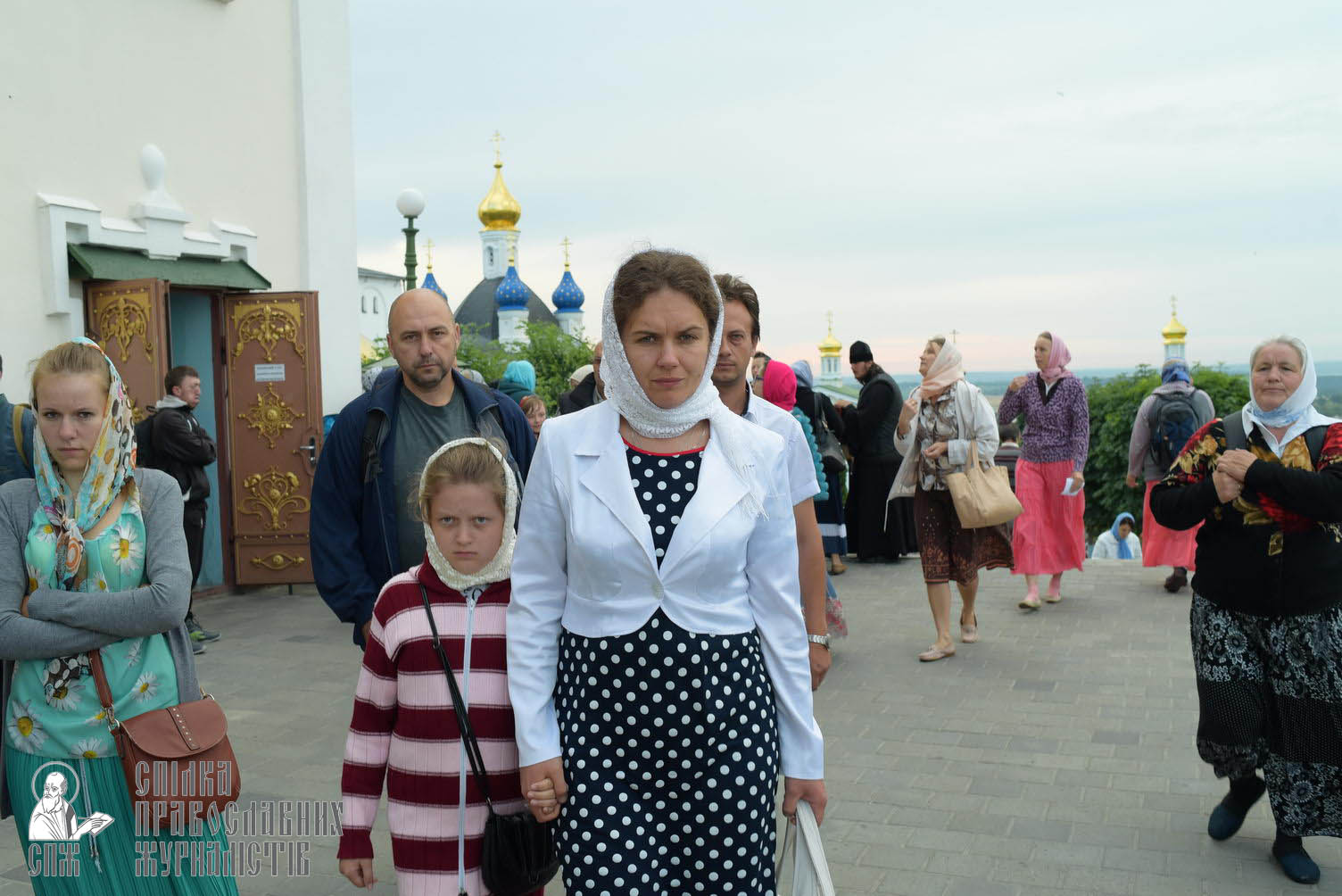 easter_procession_ukraine_pochaev_sr_0049