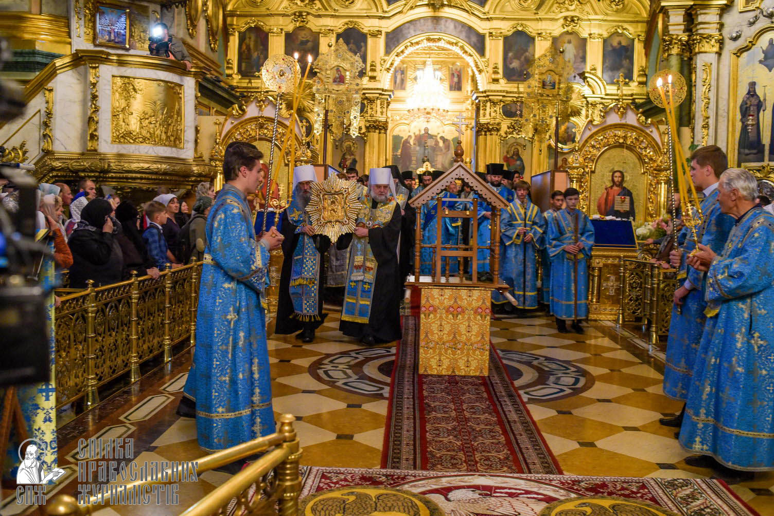 easter_procession_ukraine_pochaev_sr_0061