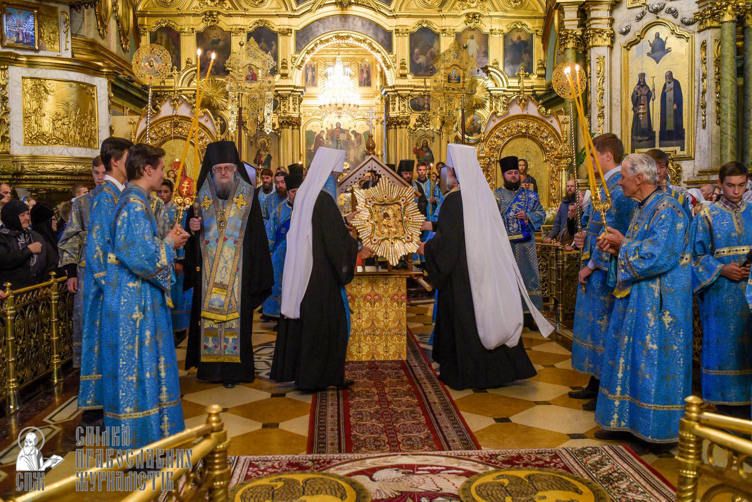 easter_procession_ukraine_pochaev_sr_0062