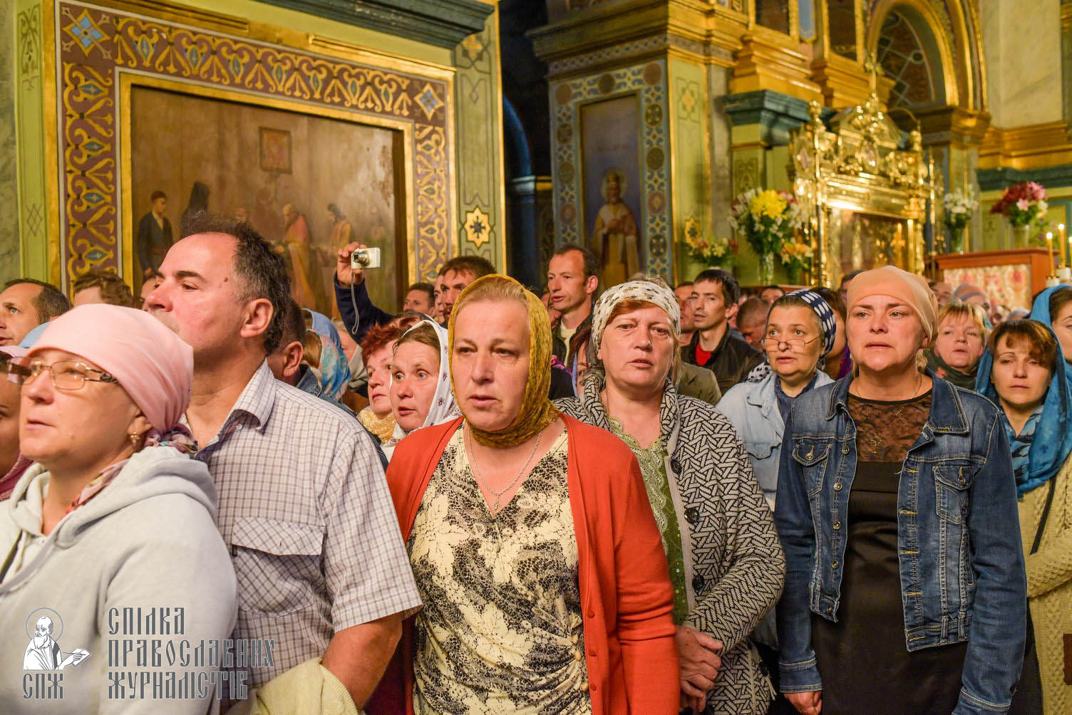 easter_procession_ukraine_pochaev_sr_0070