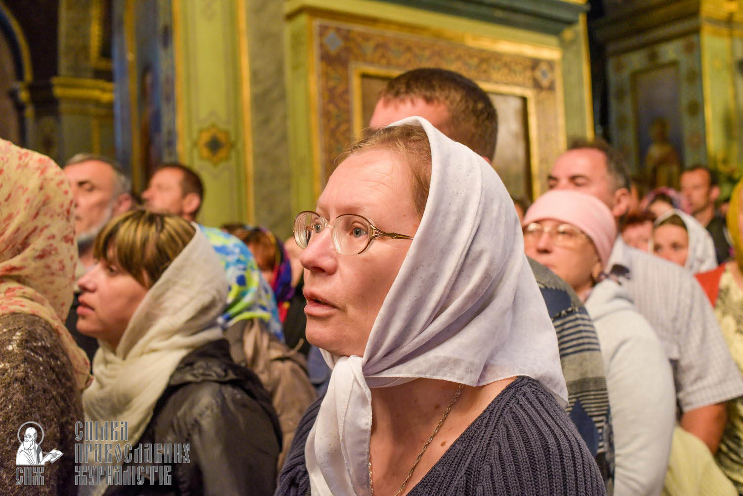 easter_procession_ukraine_pochaev_sr_0071
