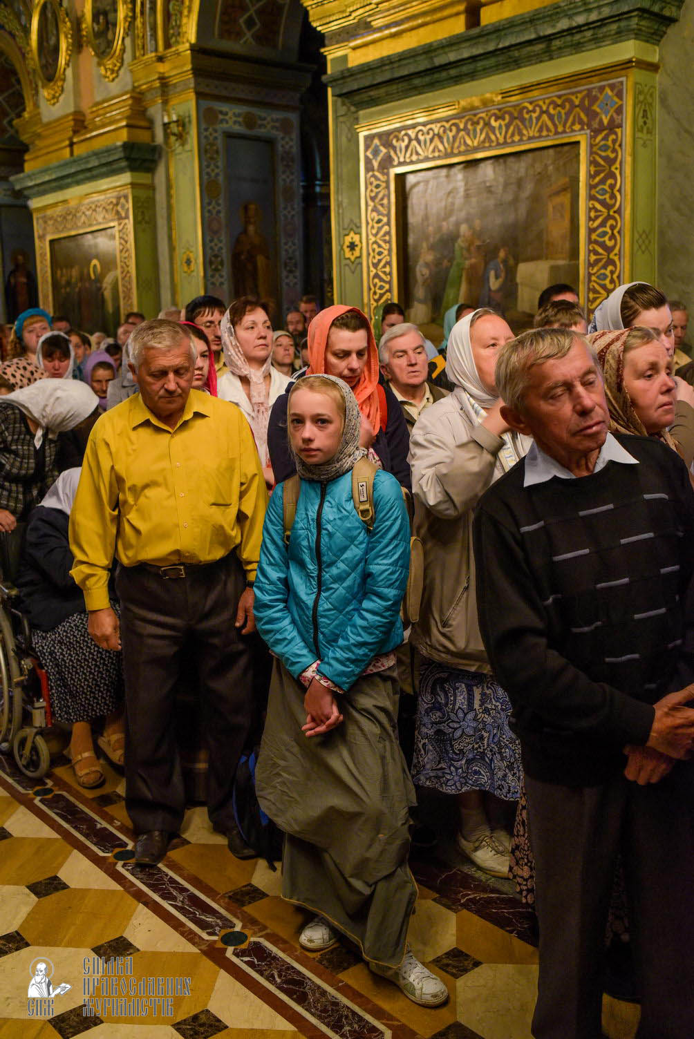 easter_procession_ukraine_pochaev_sr_0079