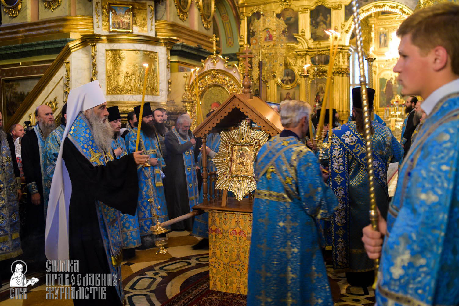 easter_procession_ukraine_pochaev_sr_0082