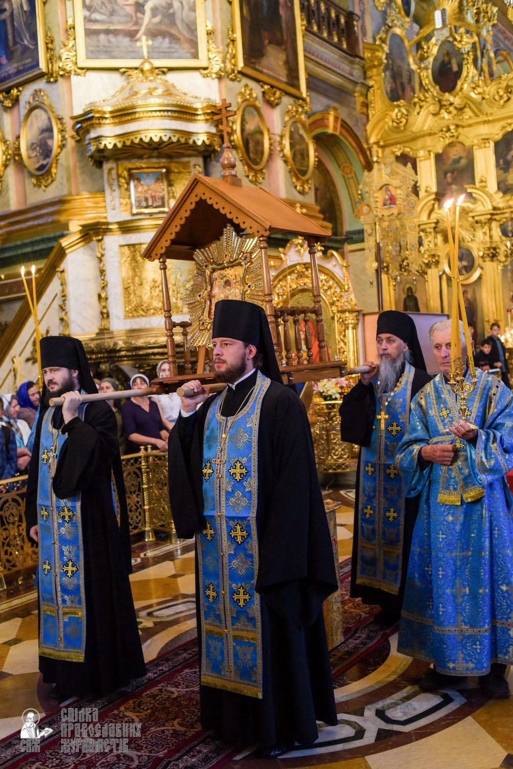easter_procession_ukraine_pochaev_sr_0092