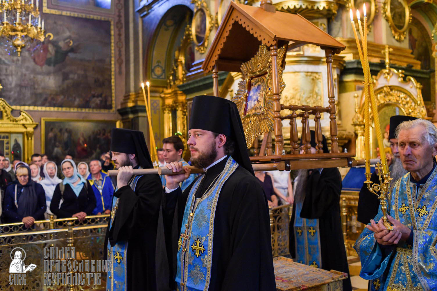 easter_procession_ukraine_pochaev_sr_0093