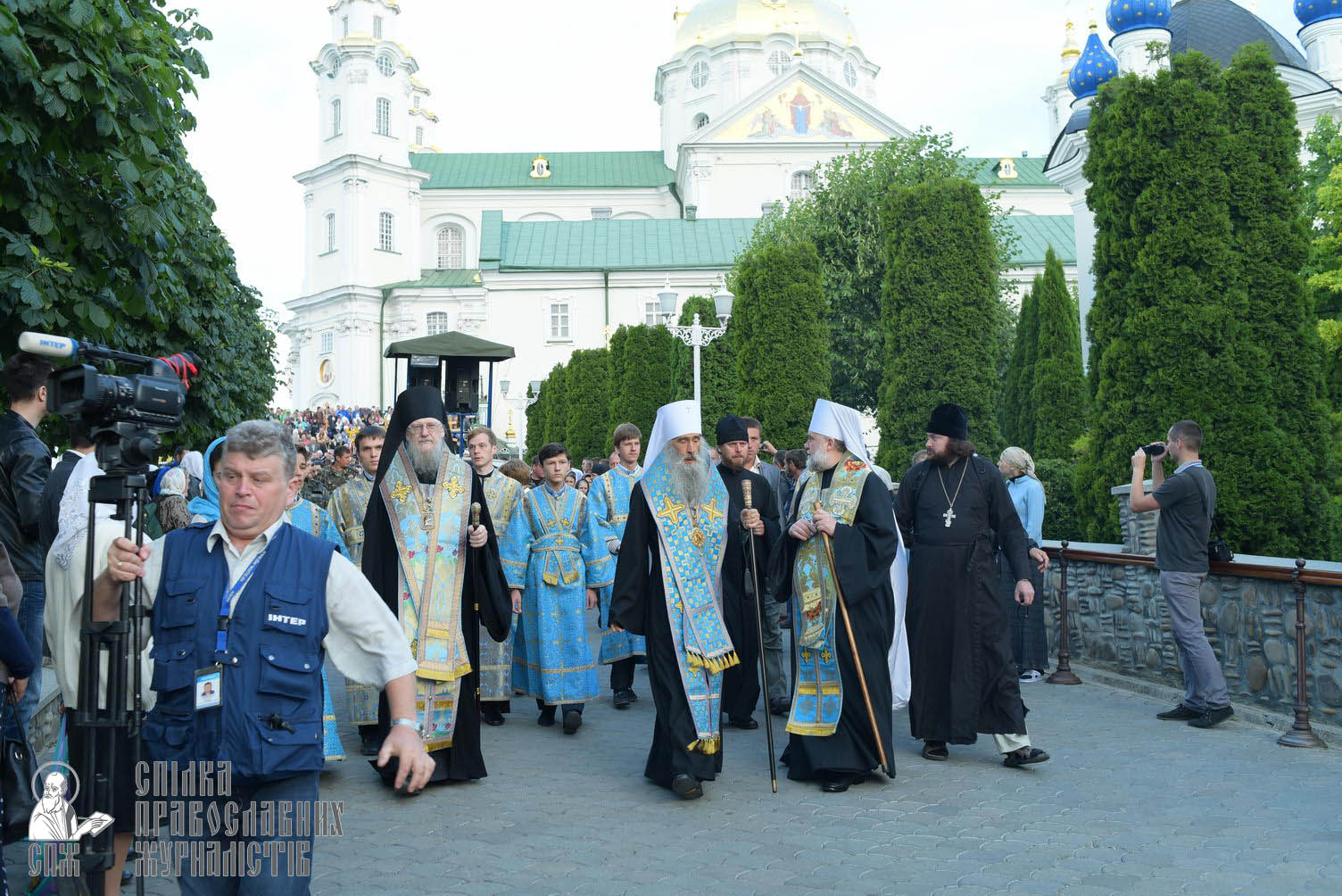 easter_procession_ukraine_pochaev_sr_0098