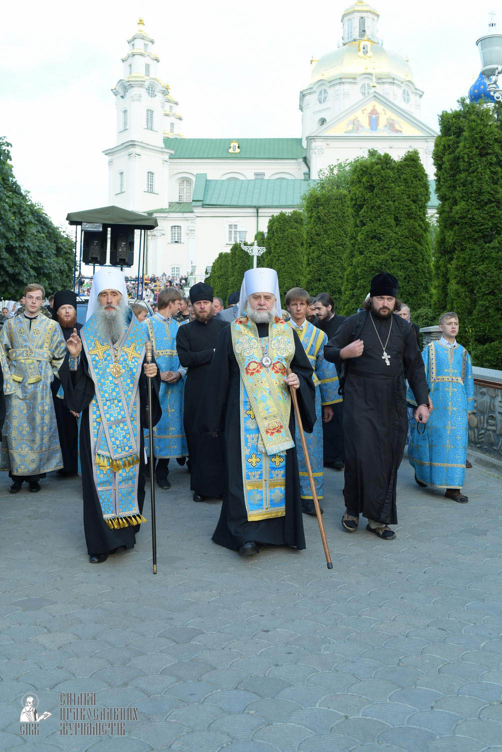 easter_procession_ukraine_pochaev_sr_0100