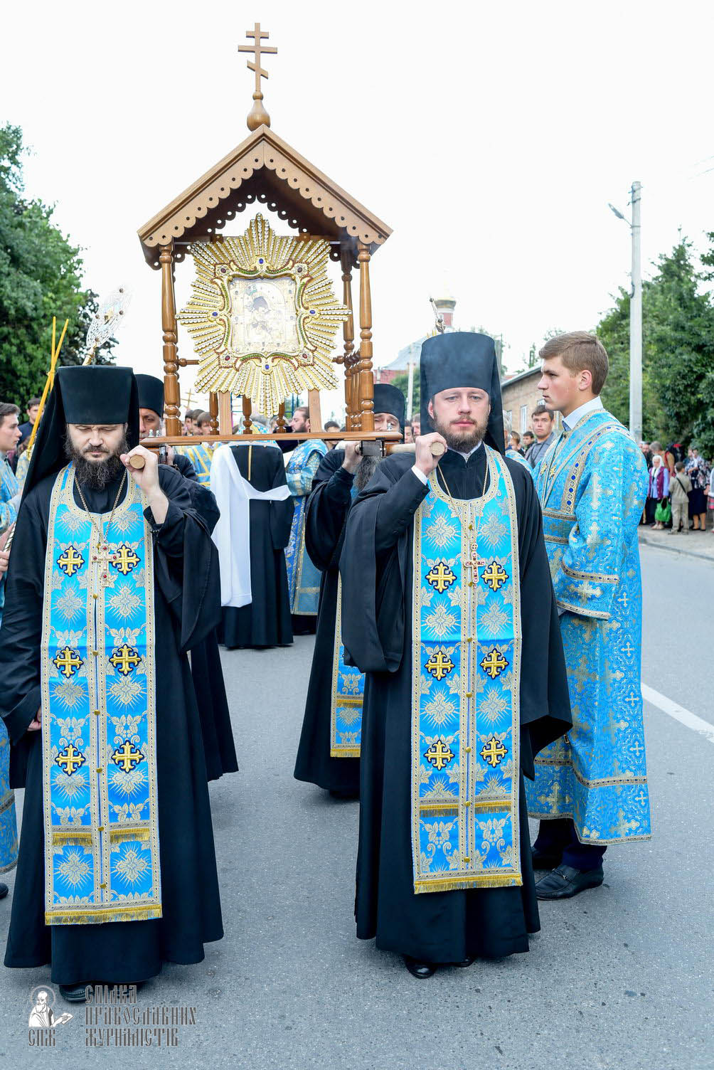 easter_procession_ukraine_pochaev_sr_0122