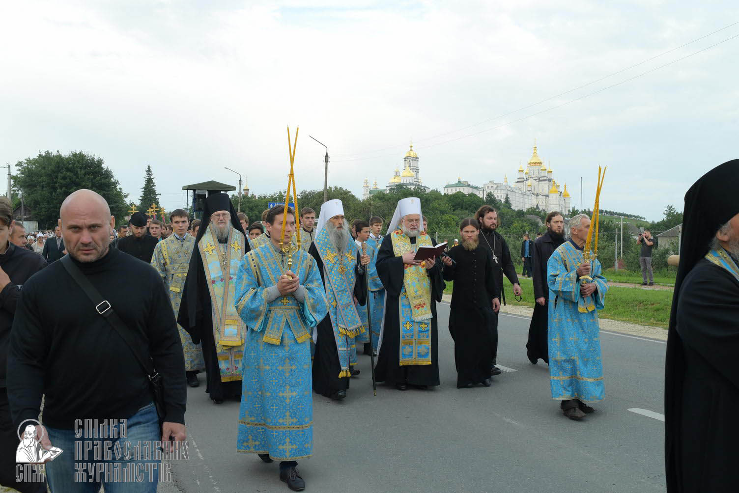 easter_procession_ukraine_pochaev_sr_0150