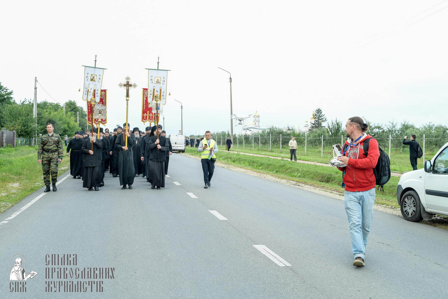 easter_procession_ukraine_pochaev_sr_0156