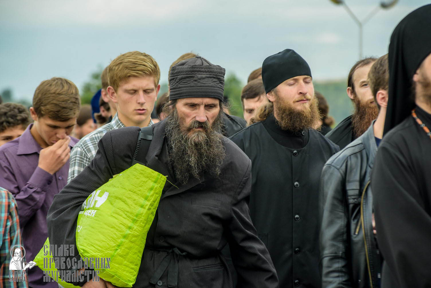 easter_procession_ukraine_pochaev_sr_0172