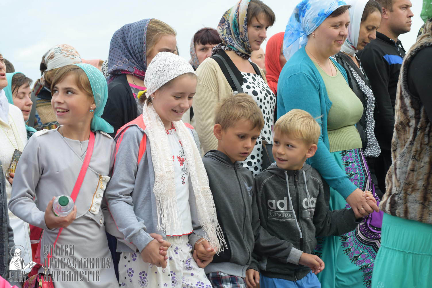 easter_procession_ukraine_pochaev_sr_0183
