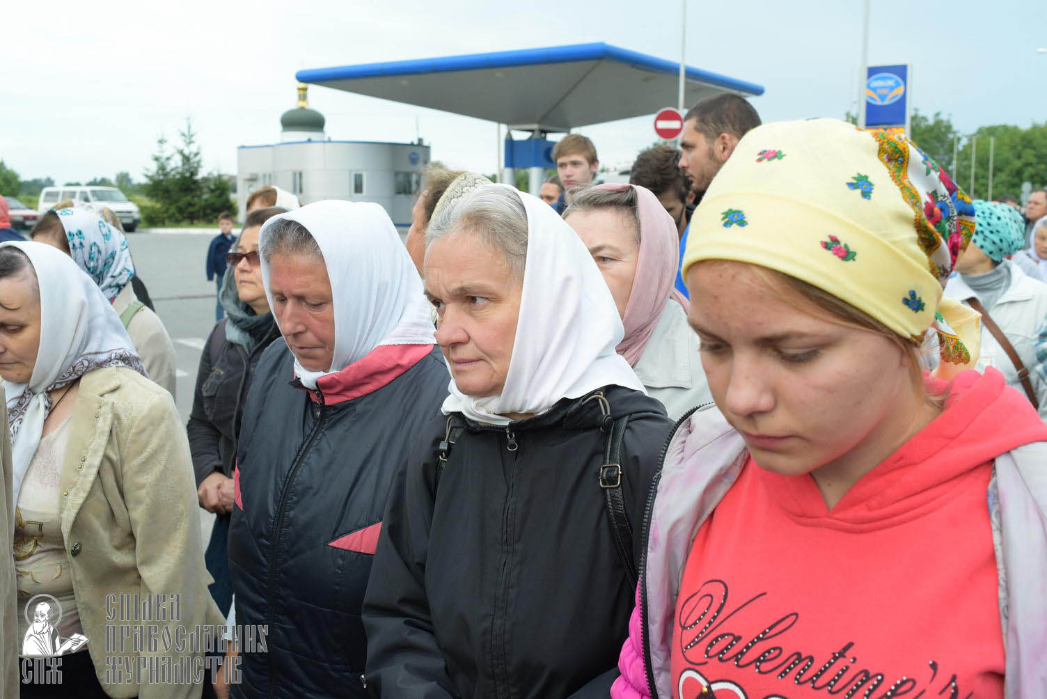 easter_procession_ukraine_pochaev_sr_0192