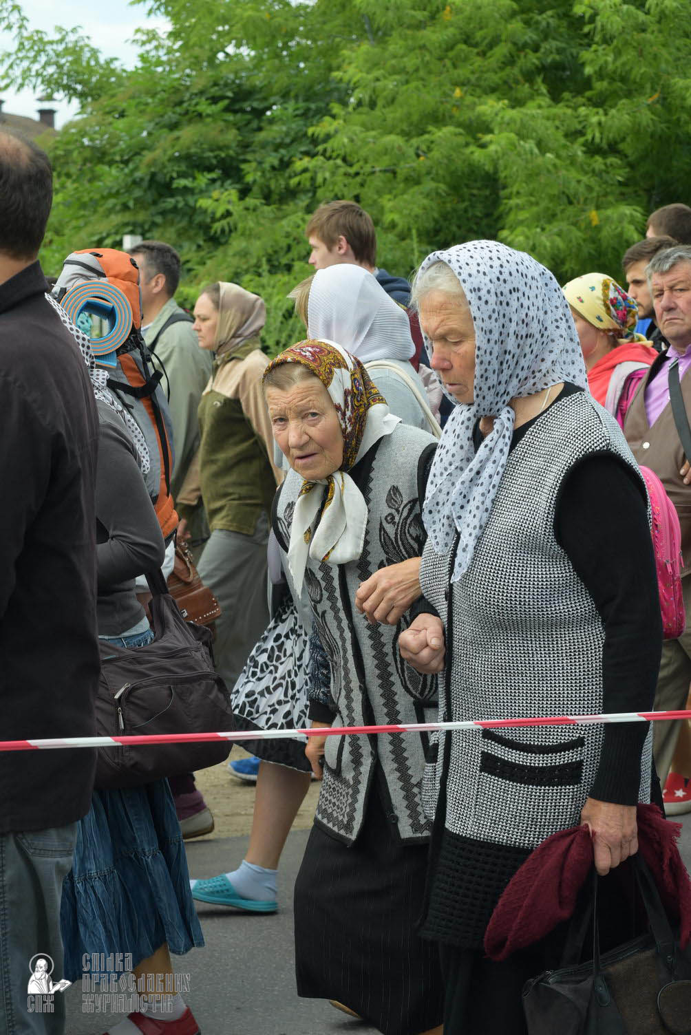 easter_procession_ukraine_pochaev_sr_0205