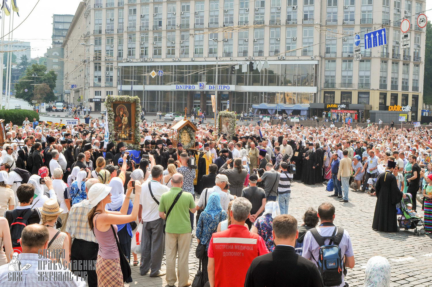 easter_procession_ukraine_an_0102