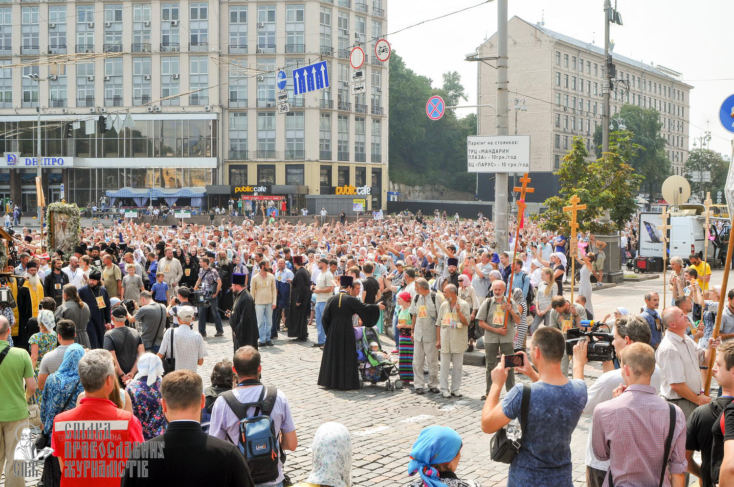 easter_procession_ukraine_an_0103