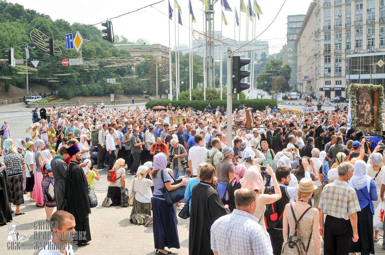 easter_procession_ukraine_an_0104