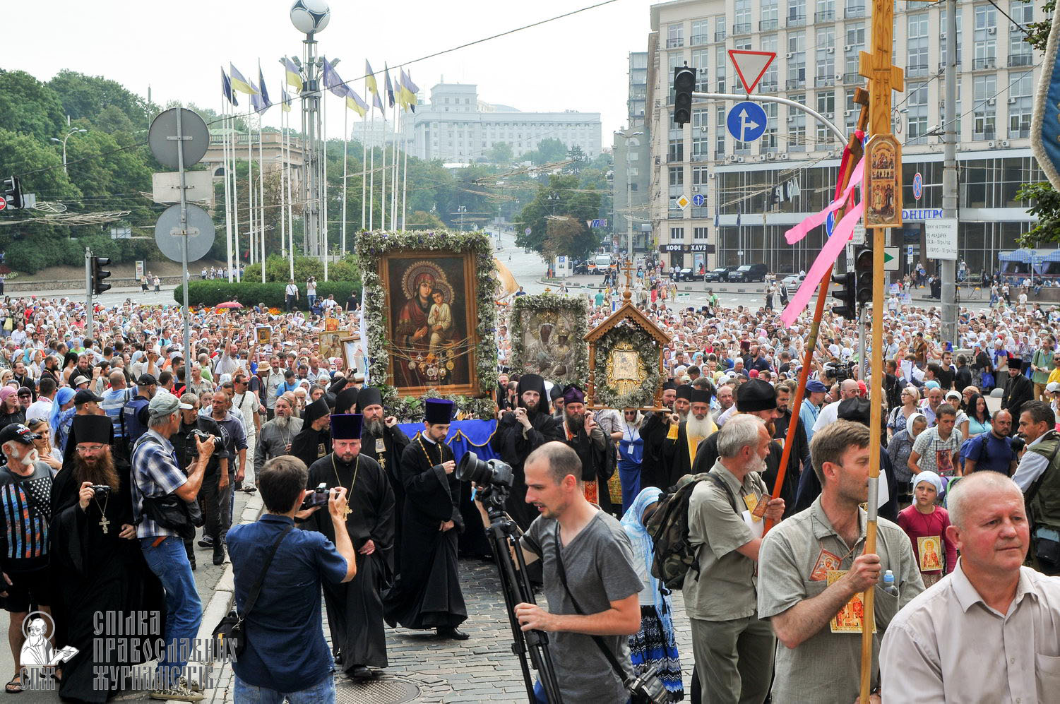 easter_procession_ukraine_an_0107
