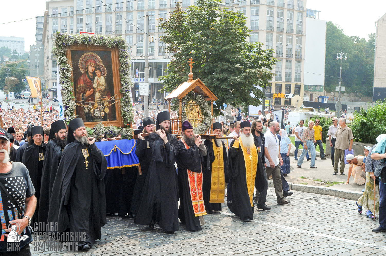 easter_procession_ukraine_an_0109