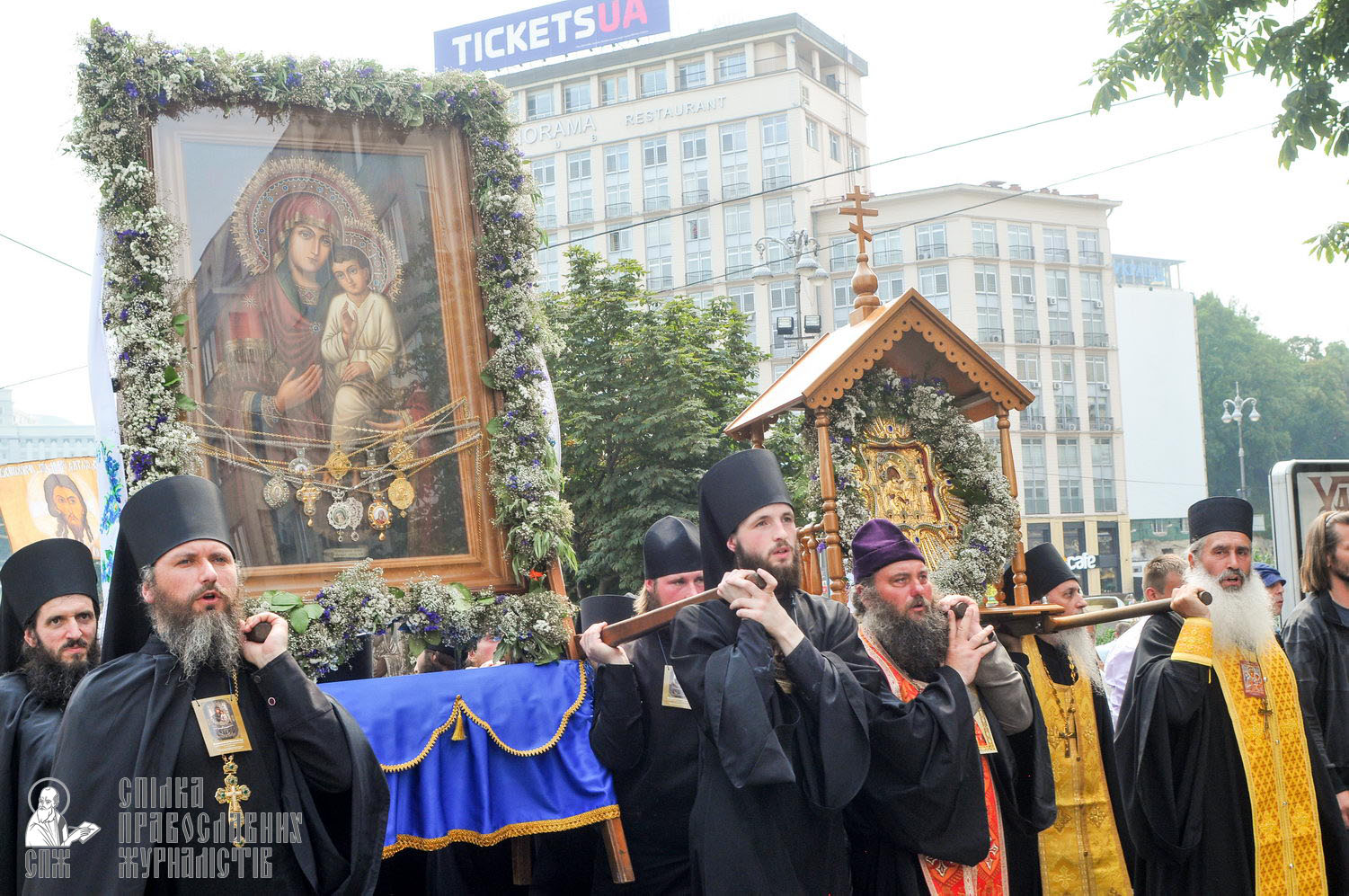 easter_procession_ukraine_an_0111